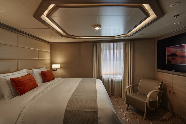 Silversea SM Royal Suite ©Silversea Cruises Ltd.jpg